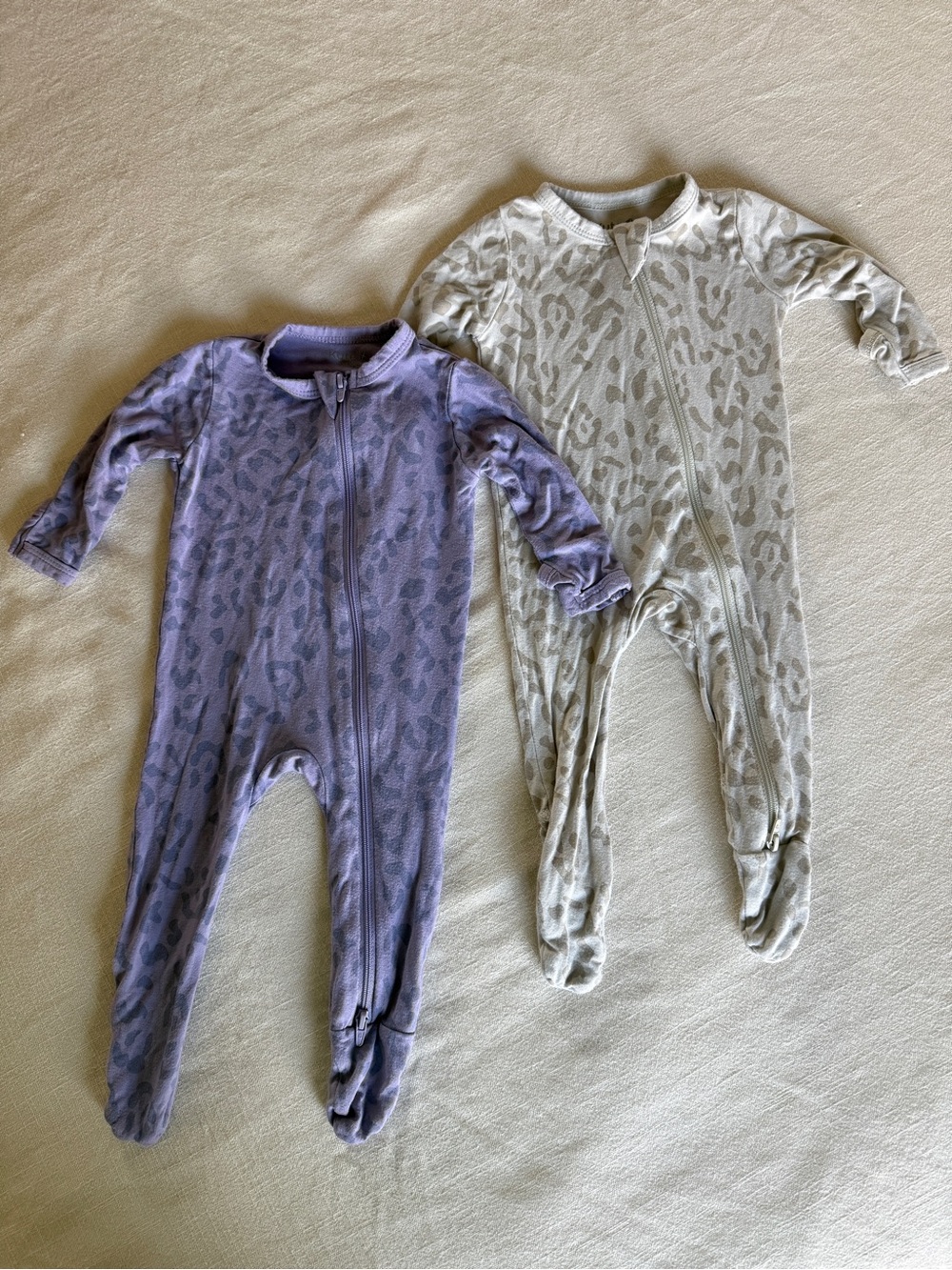 Kyte BABY Zippered Footie Pajamas in Taro Leopard & Oat Leopard / 0-3 Month
